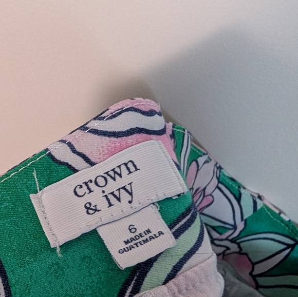 Crown & Ivy Green & Pink Floral Essential Mini Skirt Skort - Picture 2 of 7